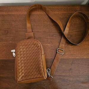 INICAT Small Sling Bag Woven Faux Leather Crossbody Chest Bag Brown